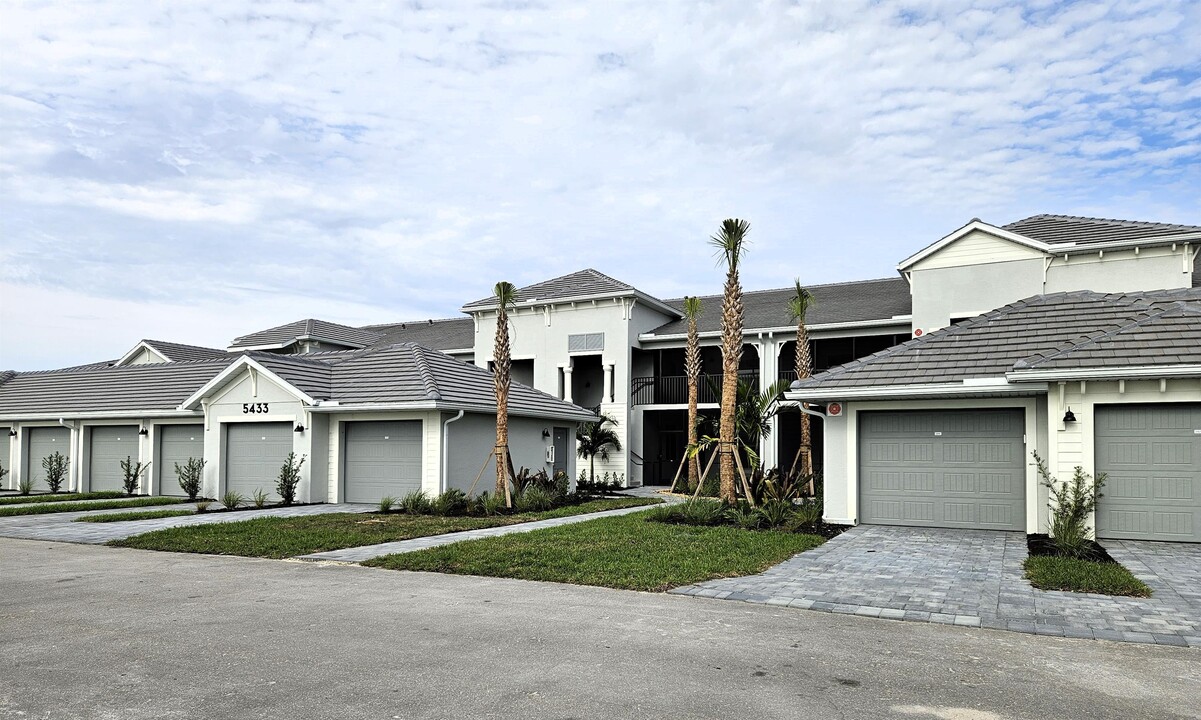 5433 Double Eagle Cir in Ave Maria, FL - Building Photo