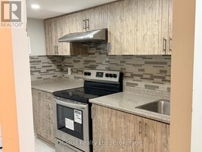 16 Provost Trail in Brampton, ON - Building Photo - Building Photo