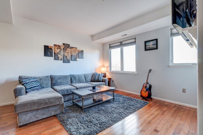 2951 W Riverwalk Cir, Unit E in Littleton, CO - Building Photo - Building Photo