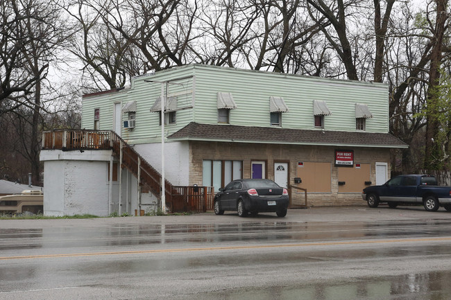 10906-10910 E Truman Rd in Independence, MO - Building Photo - Building Photo