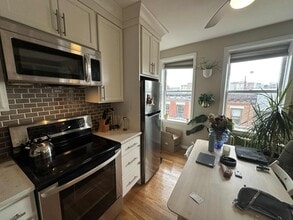 57 West Cedar St, Unit 11 in Boston, MA - Building Photo - Building Photo