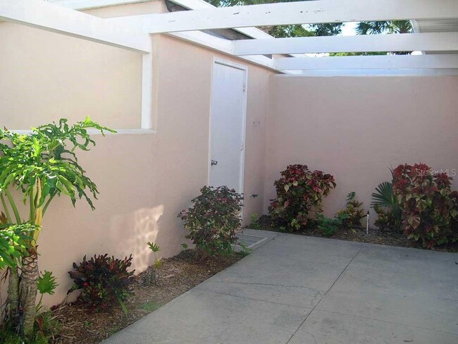 338 Cerromar Way in Venice, FL - Building Photo - Building Photo