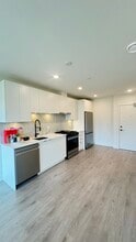 13238 105 Av in Surrey, BC - Building Photo - Building Photo
