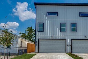 4707 Barry Ave in Dallas, TX - Building Photo