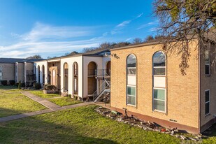 Spanish Garden Condominiums in Fort Worth, TX - Building Photo