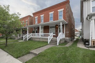 162-164-164 E 11th Ave in Columbus, OH - Building Photo