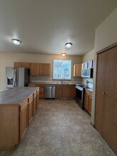 843 Gina Ct SE in Olympia, WA - Building Photo - Building Photo