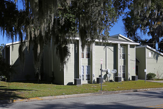 Pine Gardens in Ocala, FL - Building Photo - Building Photo