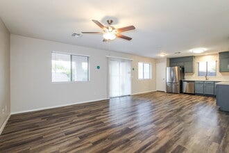 11434 W Phillip Jacob Dr in Surprise, AZ - Foto de edificio - Building Photo