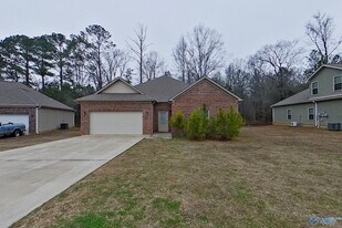 433 White Oak Cir in Lincoln, AL - Building Photo