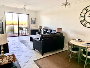 7015 River Hammock Dr, Unit 304 in Bradenton, FL - Foto de edificio - Building Photo