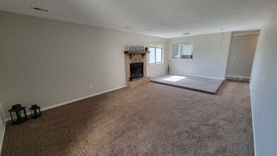 1315 E 123rd Ter in Olathe, KS - Building Photo - Building Photo