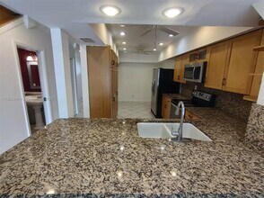 3629 Coral Springs Dr in Coral Springs, FL - Building Photo - Building Photo