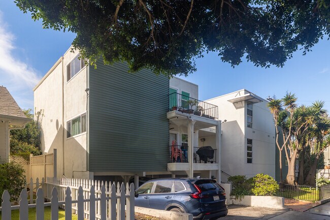 Ocean Park Apartments