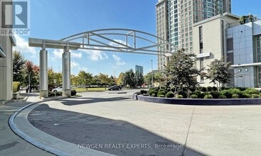 38 Lee Centre Dr in Toronto, ON - Building Photo - Building Photo