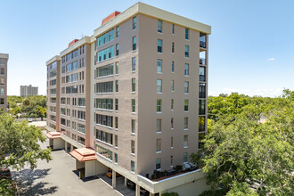 Howell Park Condominiums in Tampa, FL - Building Photo - Building Photo