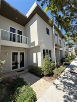 6432 NW 104th Ct in Medley, FL - Building Photo