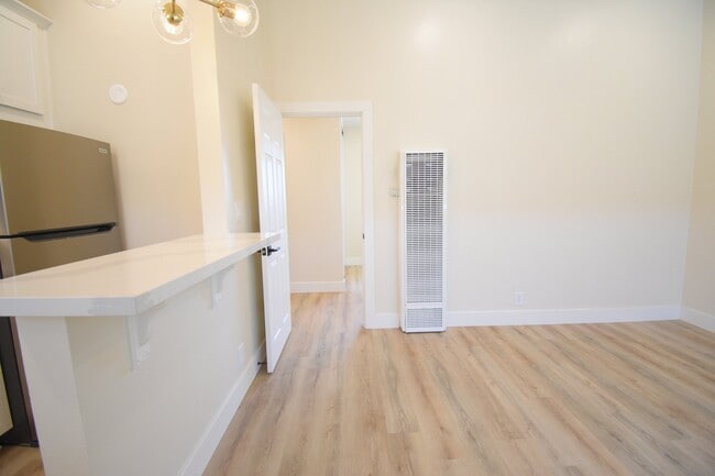 1312 S Pacific St, Unit Unit F in Oceanside, CA - Building Photo - Building Photo