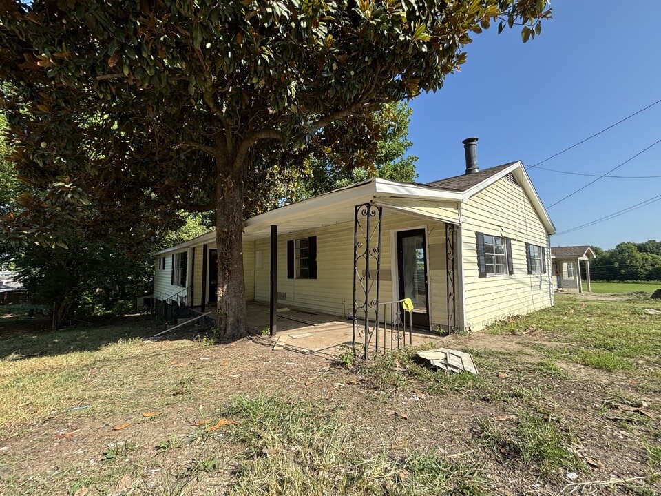 326 N Main St in Ripley, TN - Building Photo