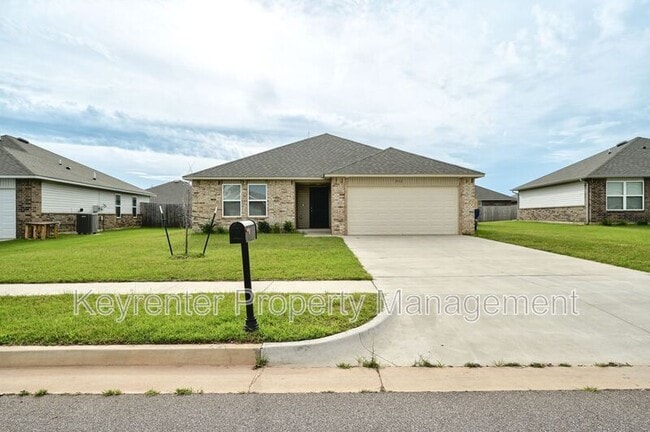 property at 932 S Blackjack Ln