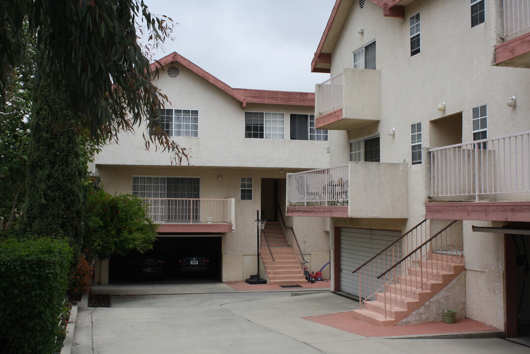 10433 Plainview Ave in Tujunga, CA - Building Photo