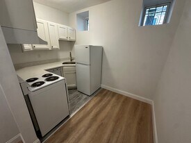 73 Park Dr, Unit 8 in Boston, MA - Building Photo