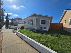 223 S Guadalupe Ave in Redondo Beach, CA - Building Photo - Building Photo