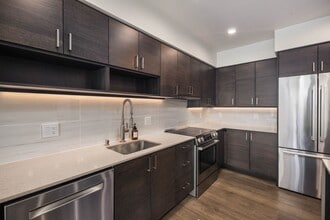 11903 NE 128th St in Kirkland, WA - Building Photo - Building Photo