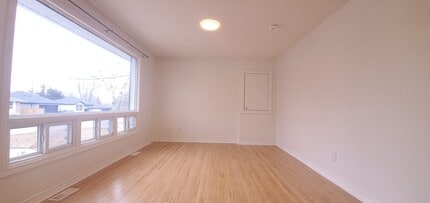 194 Reid St in Quinte West, ON - Building Photo - Building Photo