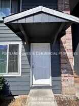 15762 SE Division St in Portland, OR - Building Photo