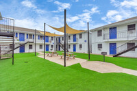 11211 S Post Oak Apartments in Houston, TX - Foto de edificio - Building Photo