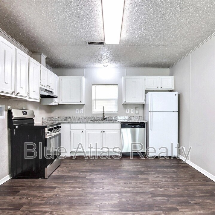 2706 W Colorado Blvd in Dallas, TX - Building Photo