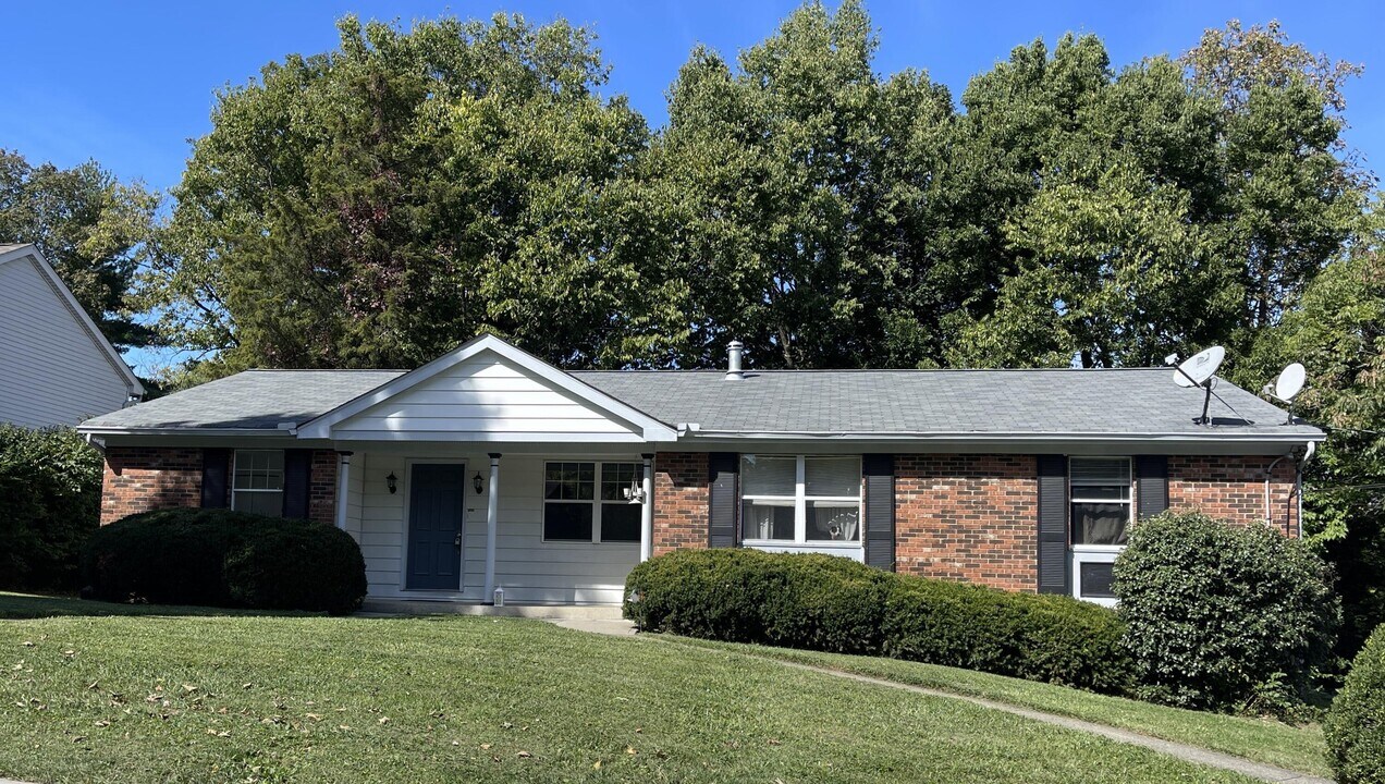 3222 Woodward St in Erlanger, KY - Building Photo