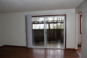 215 Myers St S in Salem, OR - Building Photo - Building Photo