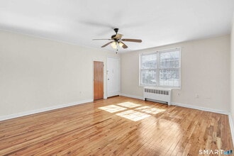 33 Nob Hill Cir in Bridgeport, CT - Building Photo - Building Photo