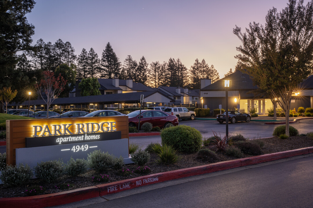 Park Ridge Apartments in Rohnert Park, CA - Building Photo