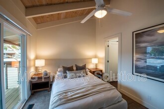 58 Barbaree Way in Tiburon, CA - Foto de edificio - Building Photo