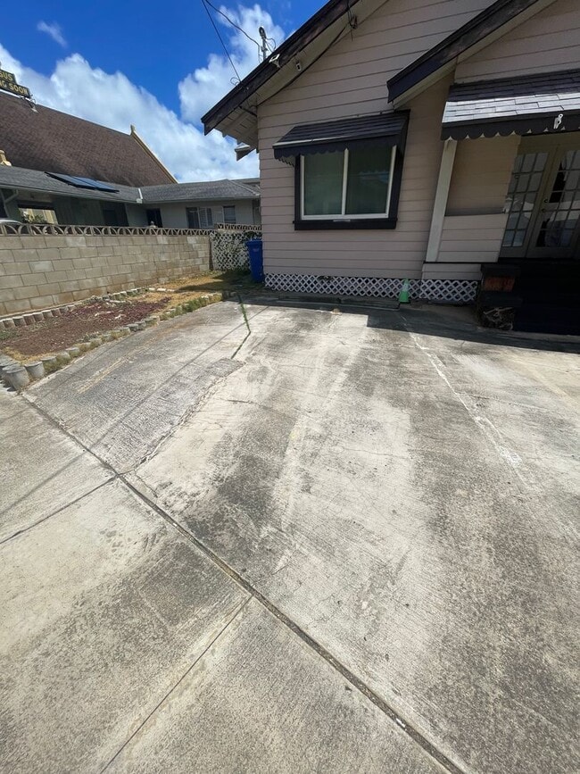 property at 1347 Palolo Ave