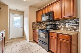 811 E College St in Princeton, TX - Building Photo - Building Photo