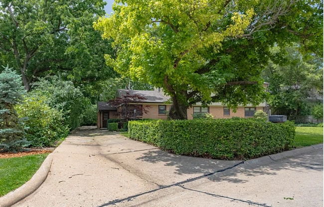 1415 Sunnyslope Ln in Manhattan, KS - Building Photo - Building Photo