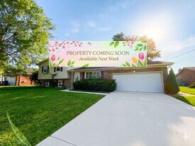 422 Meadow Ln in Trenton, OH - Building Photo