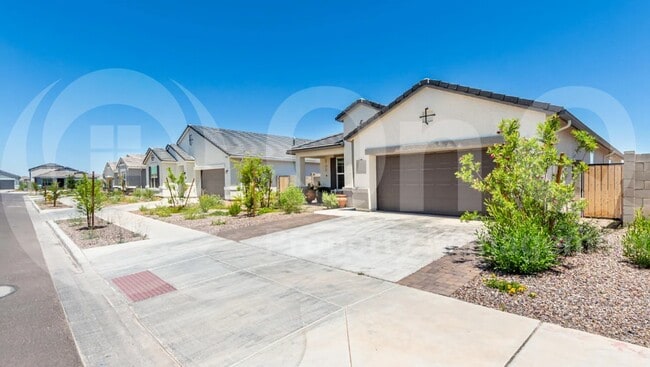 property at 8222 S 44th Gln