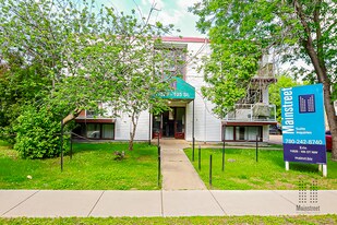 Erin Place in Edmonton, AB - Building Photo