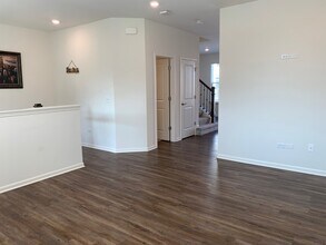 285 Lakeshore Dr in Oswego, IL - Building Photo - Building Photo