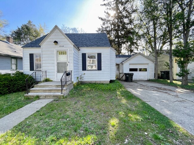 property at 1942 Smith St