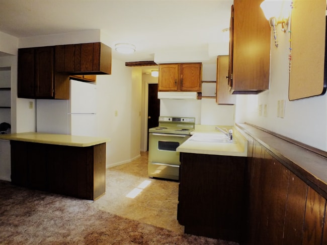 property at 716 S 16th Ave