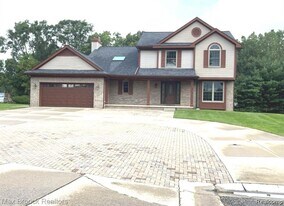 7980 Billingham Rd in West Bloomfield Township, MI - Building Photo