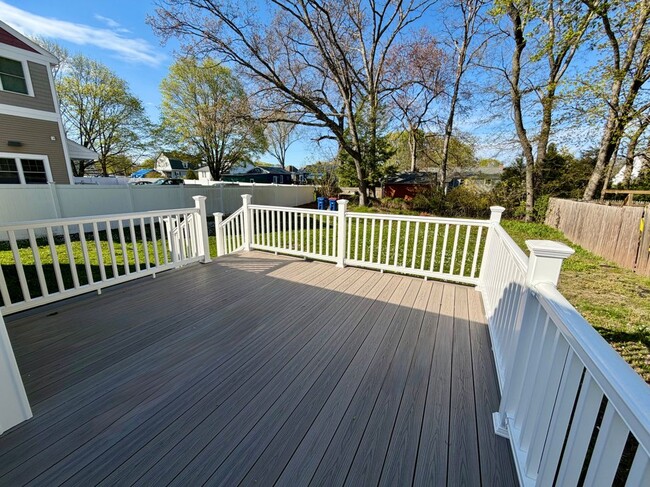 38 Pine St in Seekonk, MA - Building Photo - Building Photo