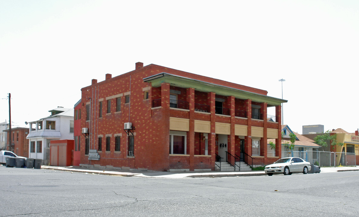 1028 Wyoming Ave in El Paso, TX - Building Photo