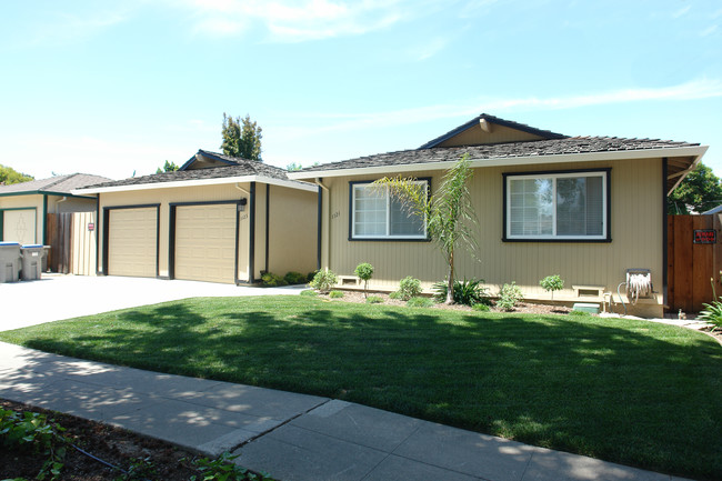 1121-1123 Nottingham Pl in San Jose, CA - Building Photo - Building Photo